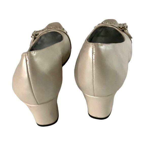 Ros Hommerson Womens Size 8.5 M Tan beige Buckle Beaded Toe Block 2 in Heel - Picture 6 of 7